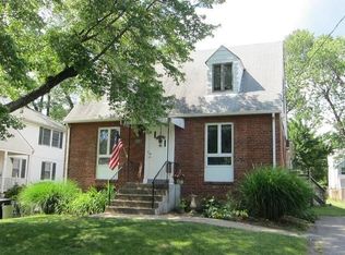 6051 21st St N, Arlington, VA 22205