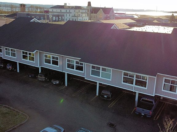 3rd image of 701 L Street