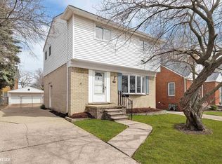 1852 Brys Dr, Grosse Pointe Woods, MI