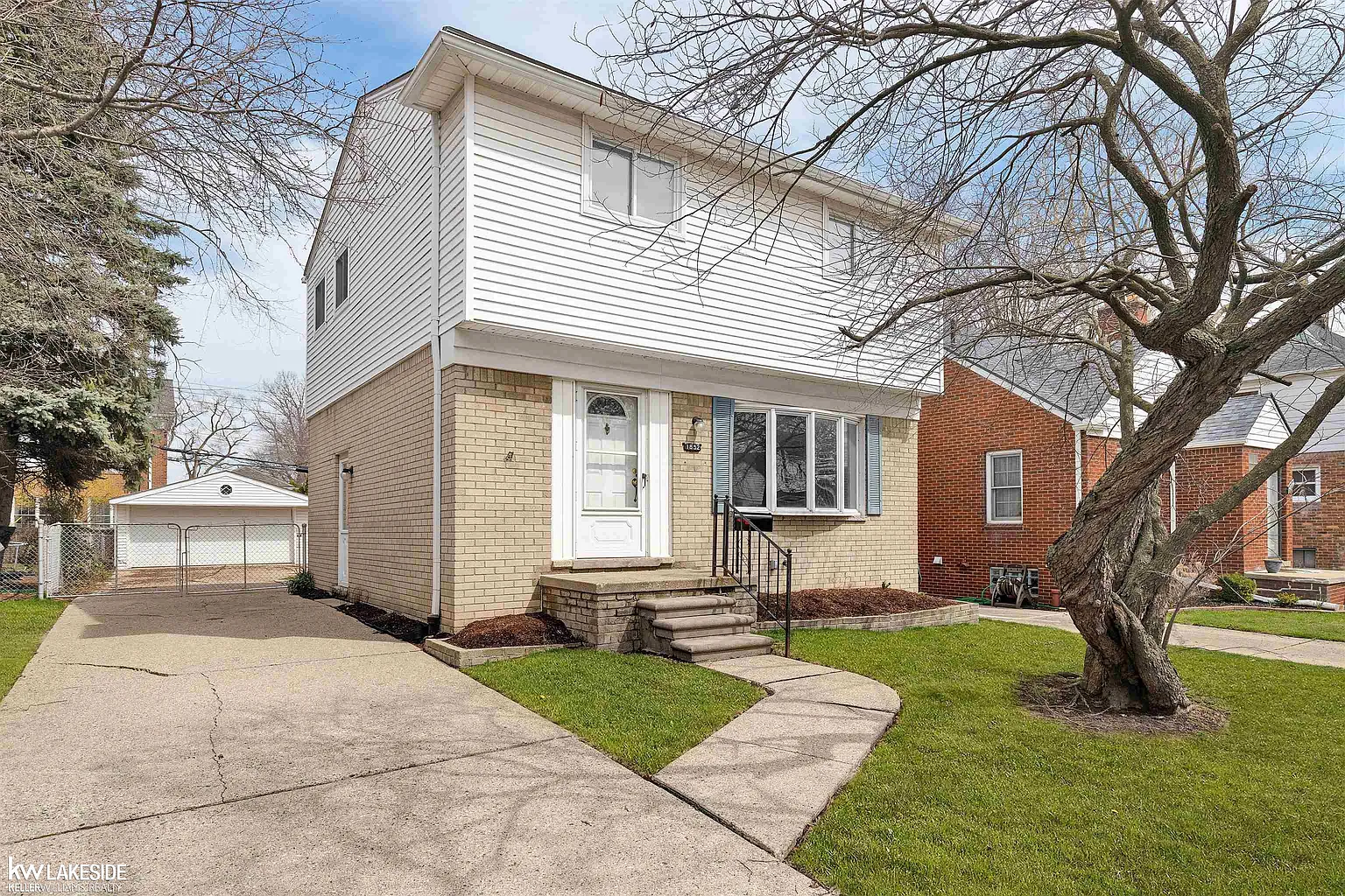 1852 Brys Dr photo 1