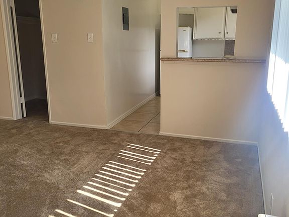 3rd image of 8919 Longden Ave APT 16