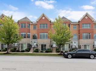 17952 Fountain Cir, Orland Park, IL 60467
