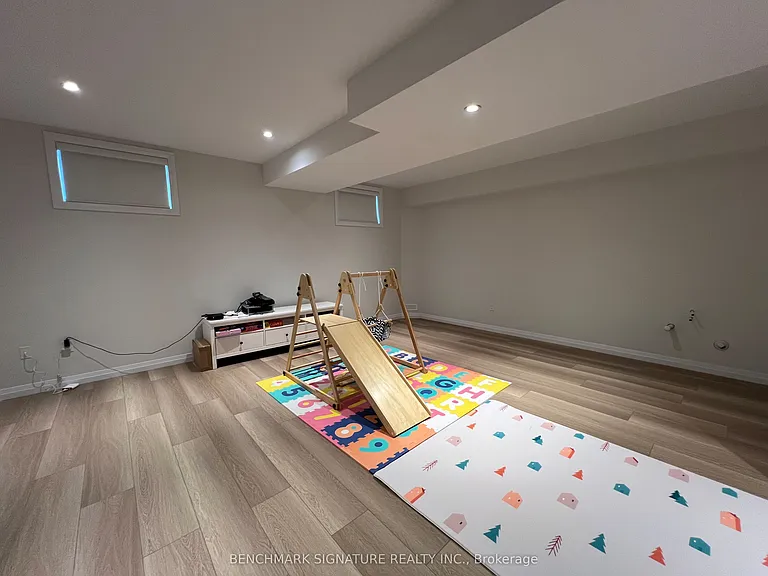 17 Totten St — Photo 21