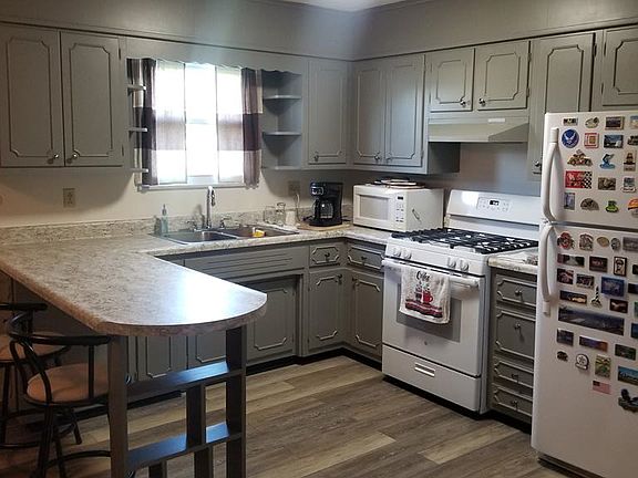 4th image of 32 Arnett Dr