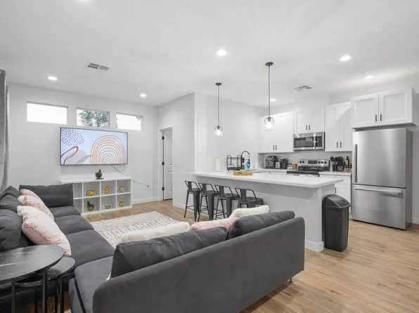 275 N Gateway Dr #Id1244332p, Phoenix, AZ 85034