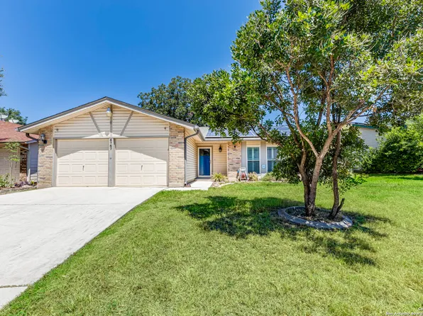 6747 Country Swan, San Antonio, TX 78240