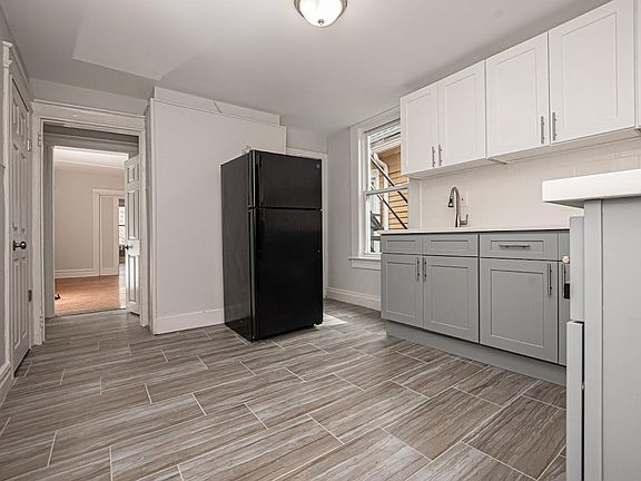 3rd image of 17 Nassau Pl