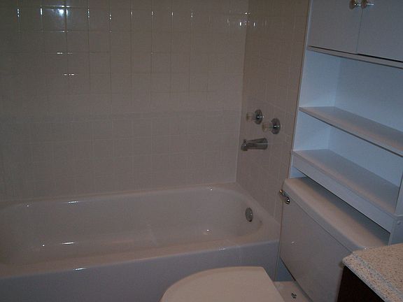4th image of 50 Wimbledon Lake Dr