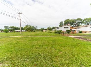 1113 W Hillside Dr, Bensenville, IL 60106