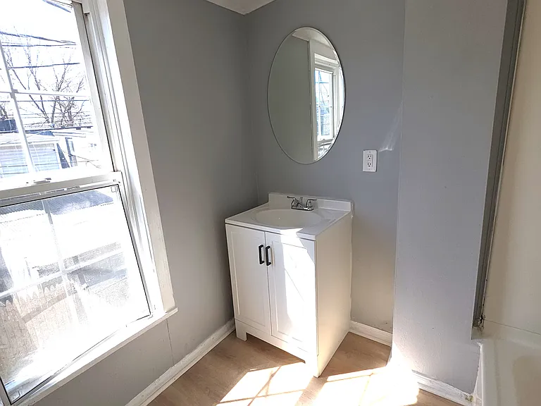 626 Eisenbrown St — Photo 9