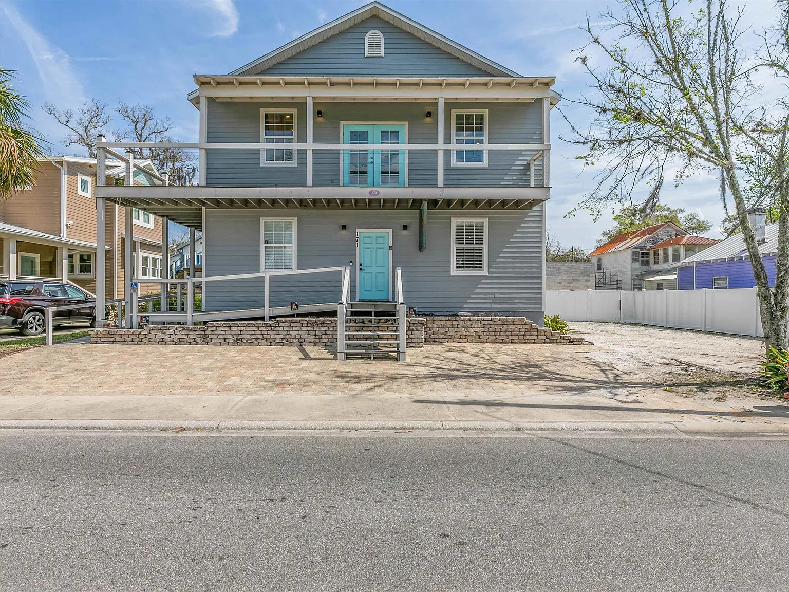 4 bed, 2.5 bath, 2063 sqft, $4,500 — Photo 3