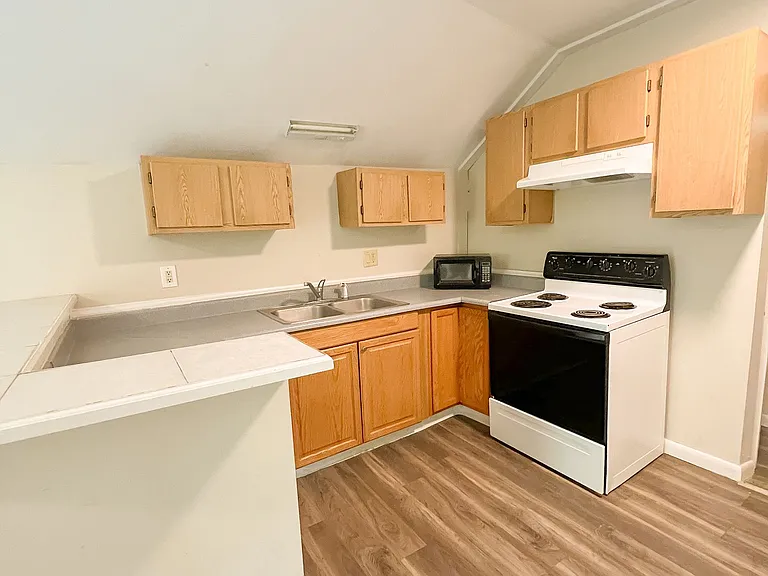 79 Groton Ave — Photo 1
