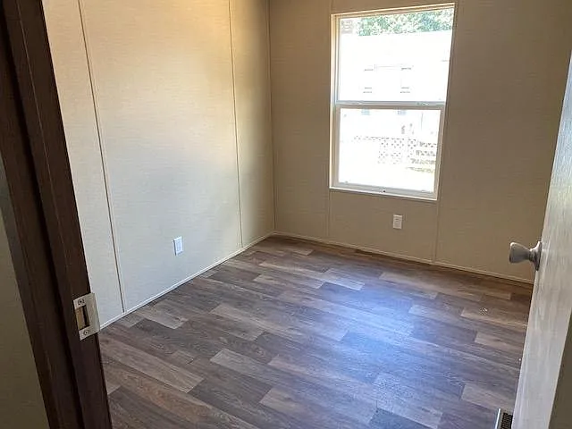 908 Turney Ln — Photo 11