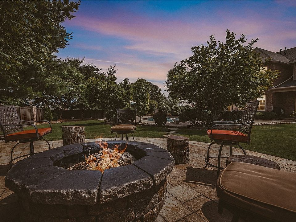 1st image of 11136 W Stonebriar Dr