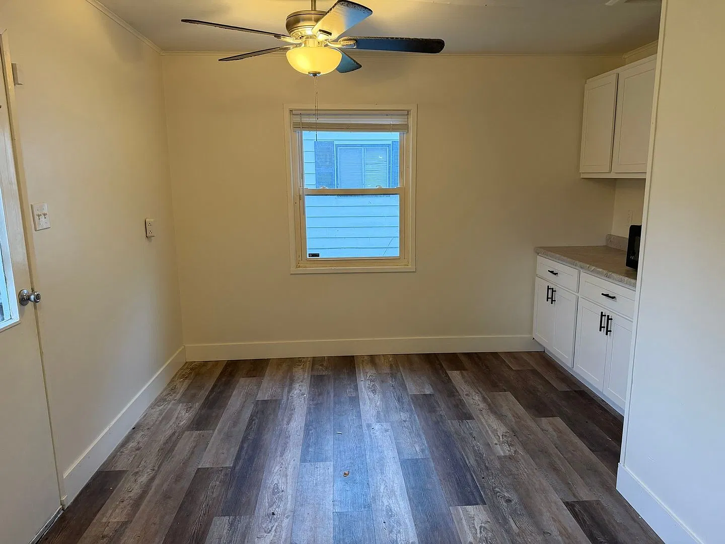 Charming 3BR House in Belleville — Photo 4
