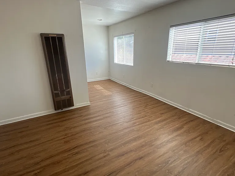 731 Rollins Rd #5 — Photo 2