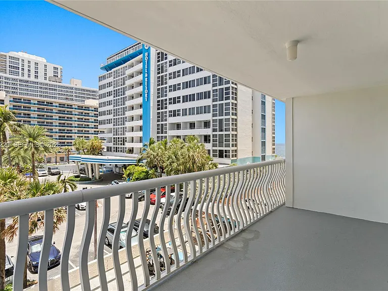 4020 Galt Ocean Dr #203 — Photo 11