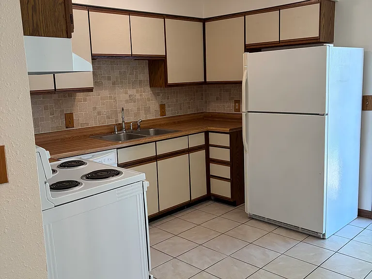 24 Twin Oaks Dr — Photo 14