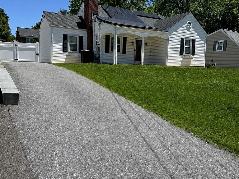 9905 Edgehill Ln — Photo 1