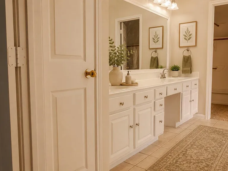 8531 Regalbrook Dr — Photo 12