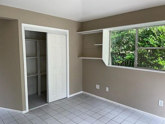 4th image of 1707 Sylvan Dr