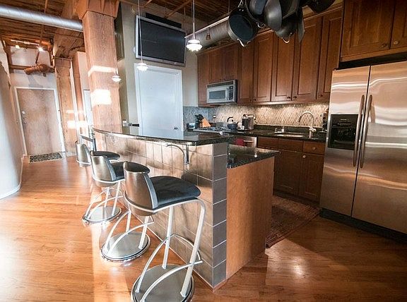 4th image of 550 N Kingsbury St APT 307