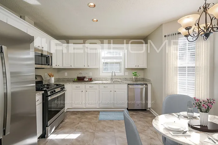 4 bed, 3.0 bath, 2051 sqft, $2,325 — Photo 3