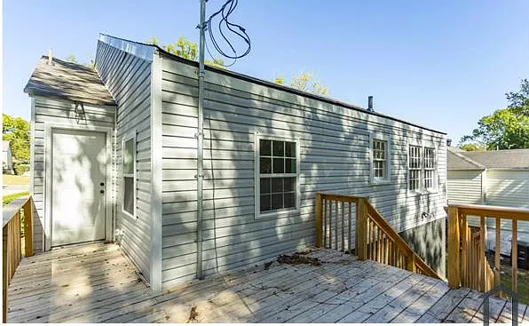 1523 44th St — Photo 32