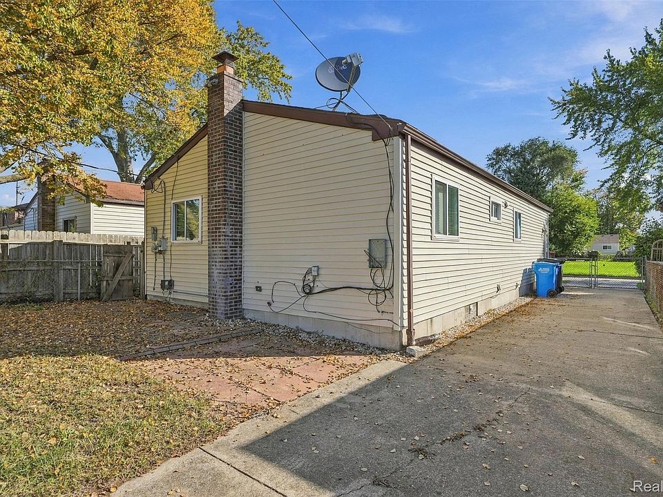 28793 Groveland St, photo 21