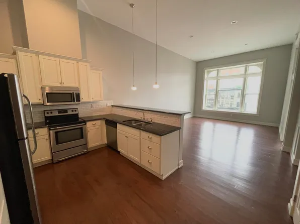 115 E Michigan Ave APT 305, Kalamazoo, MI 49007