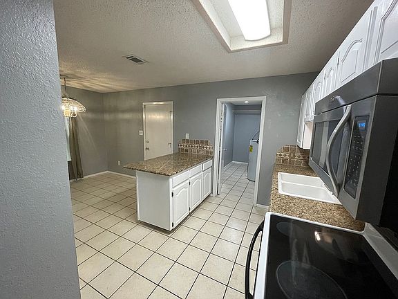 5th image of 130 Black Forest Dr