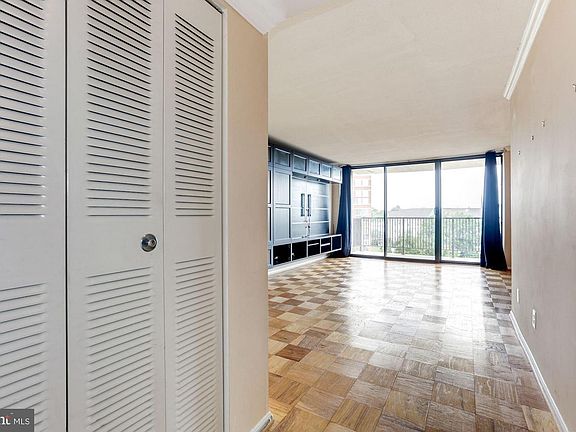 3rd image of 4 Monroe St APT 803