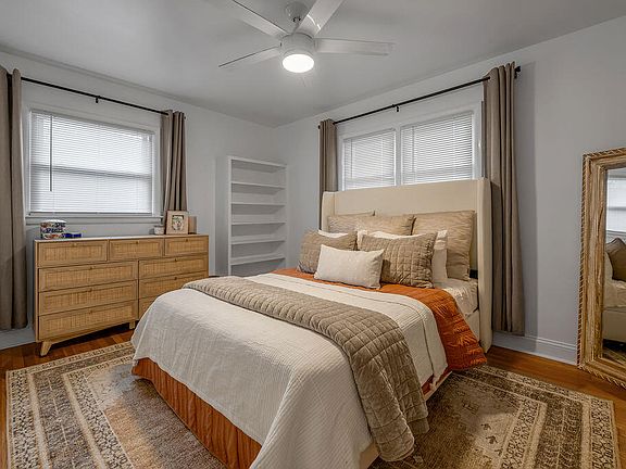 3rd image of 2063 Rainbow Rd