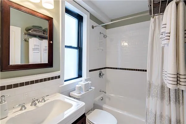 Sold by (Legacy) Elegran | media 4