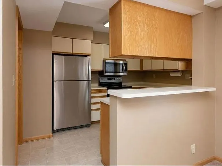 4944 Bayswater Rd — Photo 3