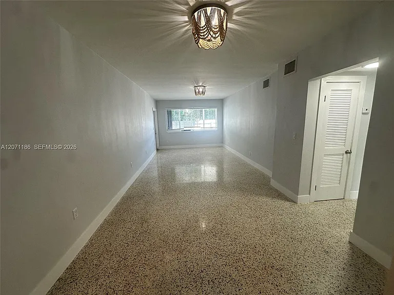 836 81st St #4 — Photo 3