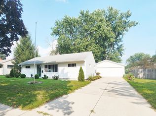 1322 Macarthur Dr, Janesville, WI 53548