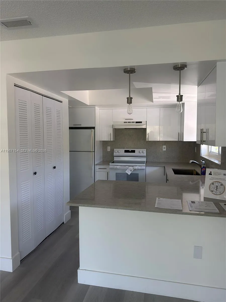 Building Photo - 11163 NW 7th St #201-19