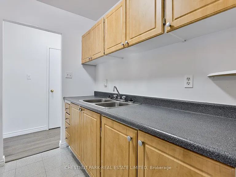 900 Glen St #215 — Photo 7