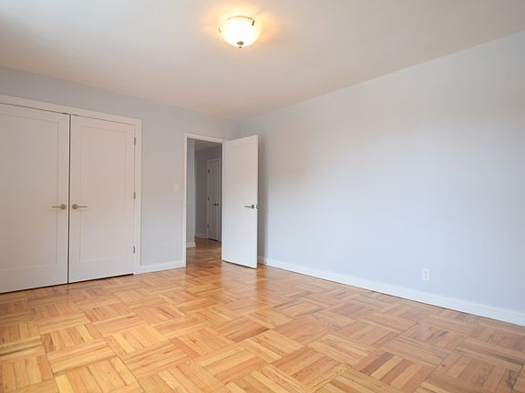 Harbor House - Bedroom - H43-02A
