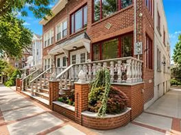 223 96th St, Brooklyn, NY 11209