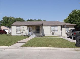 3037 Fairview St, Fort Worth, TX 76111