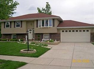 7577 Morton St, Merrillville, IN 46410