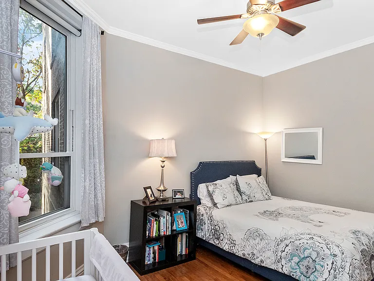 4022 N Clarendon Ave #201 — Photo 15