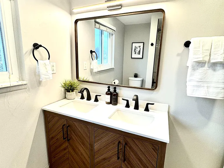 1323 Sunset Blvd — Photo 13