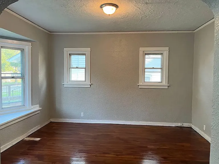 1045 Philadelphia Dr — Photo 6