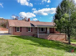 1161 Old Carnes Creek Rd, Toccoa, GA 30577