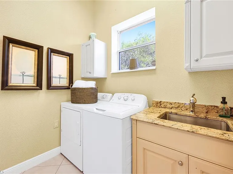 3031 Marengo Ct #203 — Photo 36