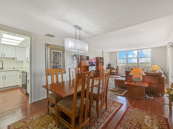 5th image of 2600 N Flagler Dr APT 702