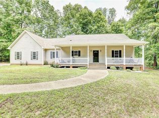 27 Riverwood Cir, Aylett, VA 23009